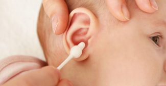 Como limpar ouvido de bebê corretamente